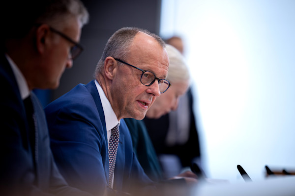 Merz: „Kann Abgeordneten keine Befehle erteilen“ | The Pioneer